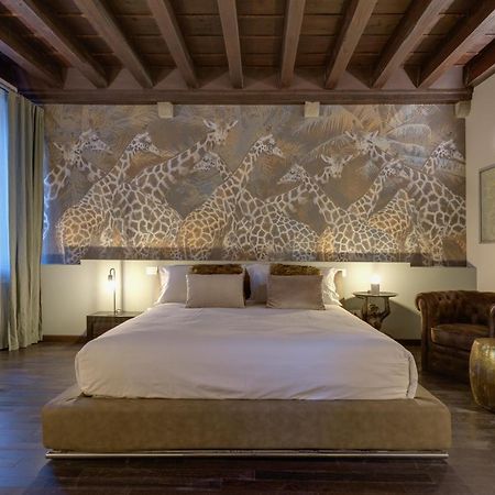 Palazzo Duomo Suites In Udine Center 외부 사진